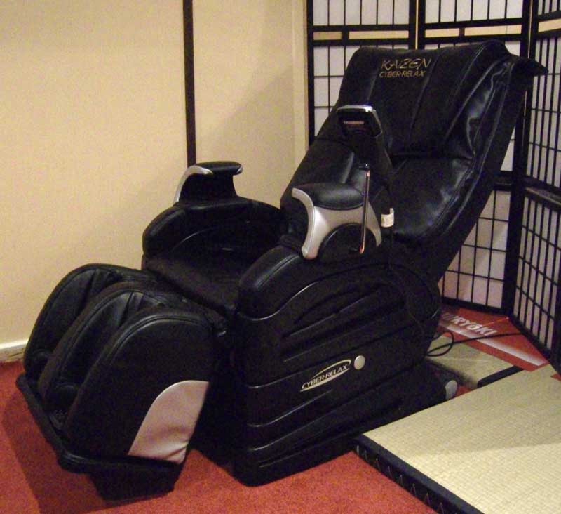 Массажное кресло Fujiiryoki CYBER-RELAX EC-2000